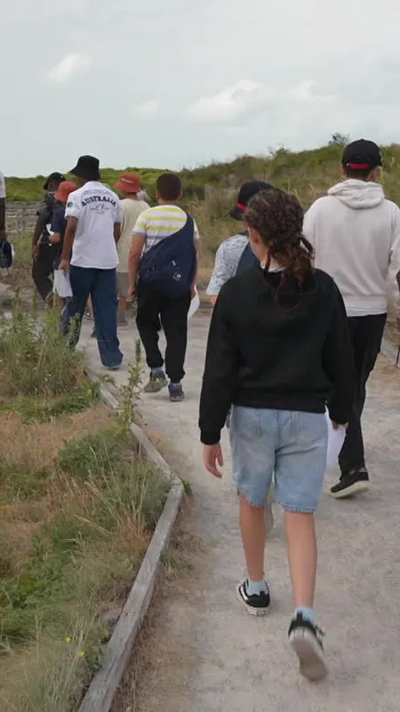 VIDÉO. "Je ne suis jamais venu à la mer" : ces jeunes issus des quartiers populaires découvrent la Côte d’Opale