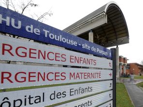 Une salariée du CHU a été harcelée par son supérieur hiérarchique alors même que les ressources humaines avaient connaissance des faits. 