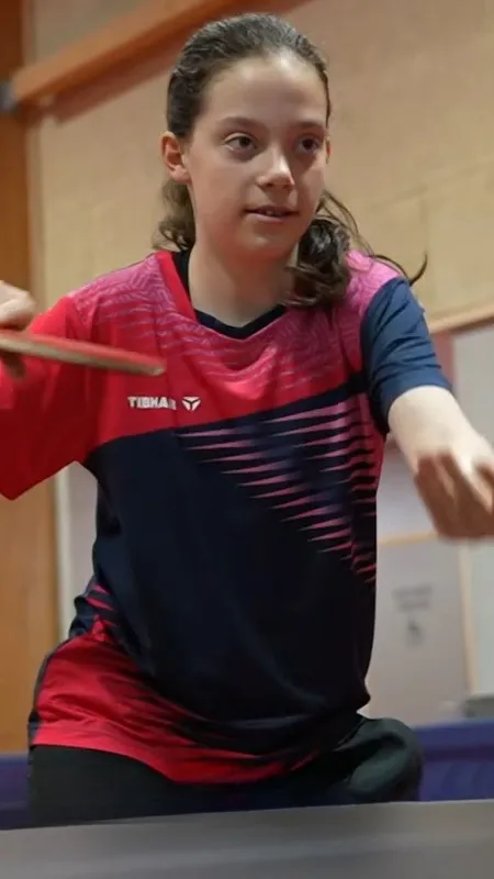 VIDÉO. Blanche Sebbe, 12 ans, déjà parmi les meilleures pongistes de sa catégorie