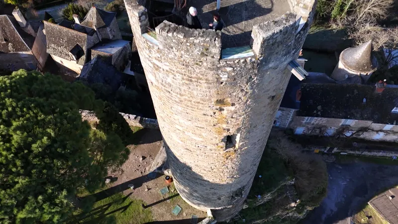 La tour César du château de Turenne en Corrèze
