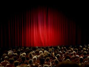 A quand des théâtres à nouveau remplis de spectateurs ? La culture espère une réouverture malgré la crise sanitaire du Covid-19 en France.