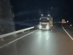 Un poids lourd a roulé plusieurs kilomètres à contresens sur l'A54 qui relie Nîmes (Gard) à Marseille (Bouches-du-Rhône), vendredi 5 septembre vers 2h30 créant une grosse frayeur auprès des autres automobilistes.