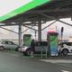 Les bornes électriques sont rechargées grâce aux panneaux photovoltaïques installées sur des ombrières.
