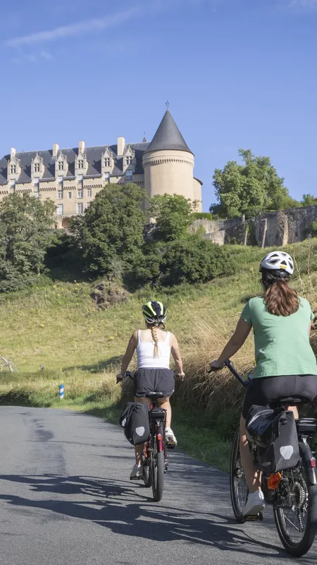 VIDÉO. Le Limousin à vélo : nos idées d'itinéraires pour explorer la région cet été