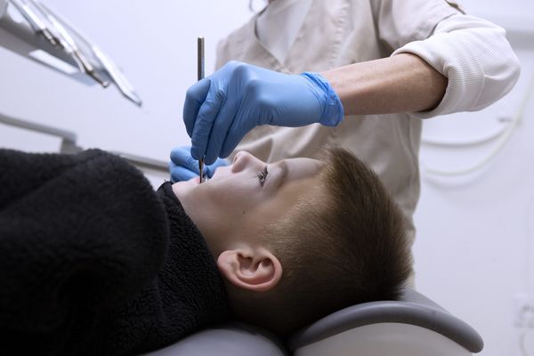 Un dentiste suspendu, sa patientèle depuis 3 ans invitée à consulter (image d'illustration)