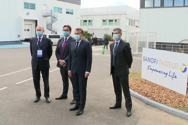Emmanuel Macron est arrivé vers 10h30 à Marcy-l'Etoile (métropole de Lyon) dans les locaux de Sanofi Pasteur.