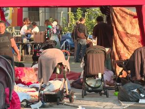L'évacuation avortée de 300 personnes dans un campement de fortune dans le 13ème arrondissement de Paris, a été lancée, mardi 28 juillet, par la préfecture de région.