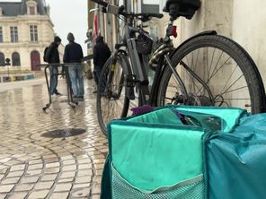 Une centaines de livreurs de repas travaillent à Poitiers pour des plateformes numériques