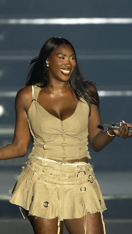 VIDÉO. Aya Nakamura annule son concert au Golden Coast 2026 : "on s'est tapés 10 heures de route pour la voir !"