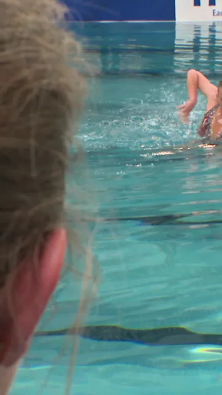 VIDÉO. "J'y consacre toute ma vie" : les meilleures jeunes sportives aux championnats de France de natation artistique