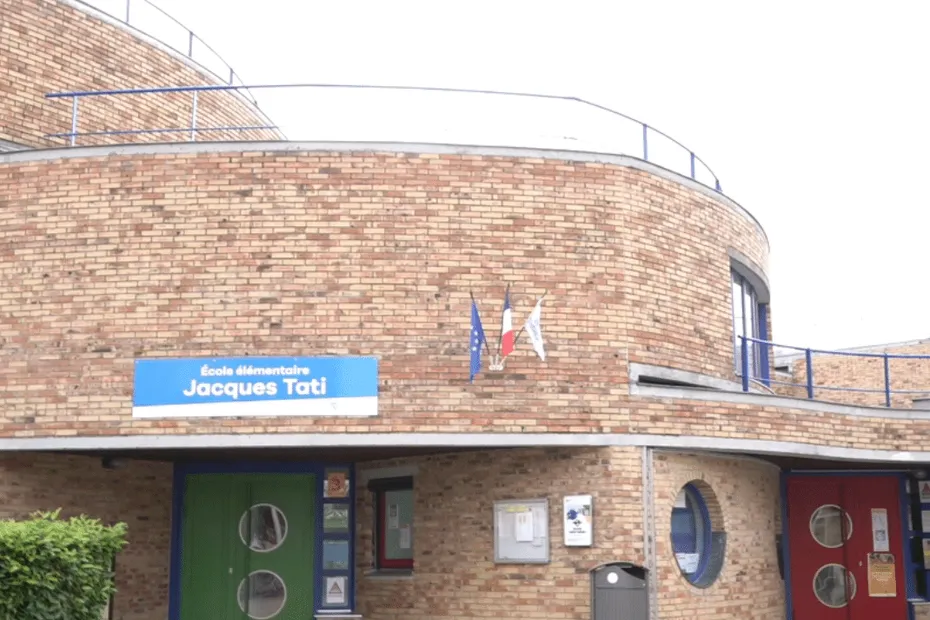 "On manque &eacute;norm&eacute;ment d'AESH" : ce que l'on sait de l'agression d'une enseignante par un &eacute;l&egrave;ve en situation de handicap &agrave; &Eacute;vry-Courcouronnes