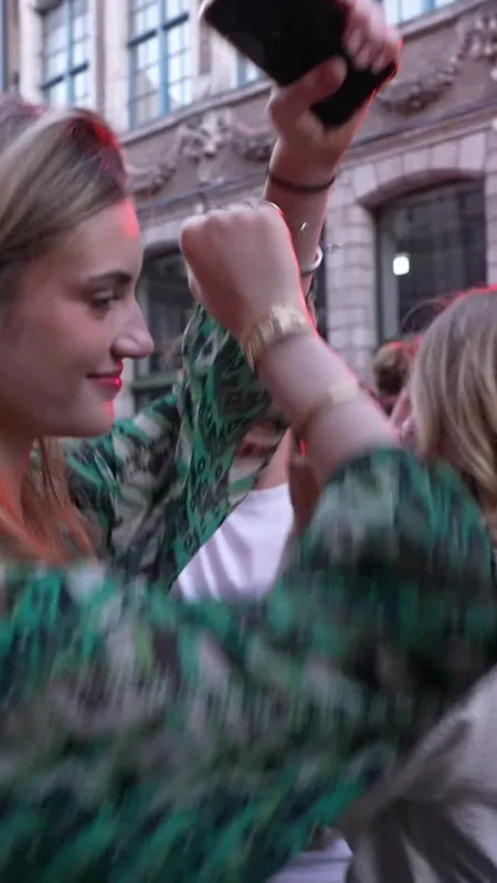 VIDÉO. Braderie de Lille 2026 : la fête un soir de braderie, c'est unique