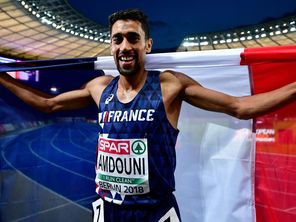 Le Français Morhad Amdouni après sa victoire en 5.000 mètres le 11 août 2018.