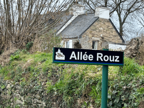 Pour l'association Koun Breizh, la loi sur l'adressage postale "conduit de manière silencieuse à la débretonnisation" de nombreux lieux-dits.