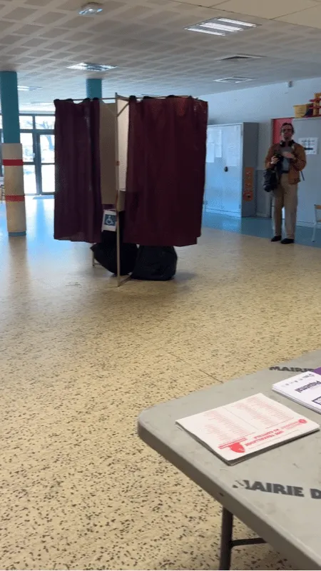 VIDÉO. Un bureau de vote désert pour les municipales, mais pourquoi tant d’abstention dans les quartiers populaires ?