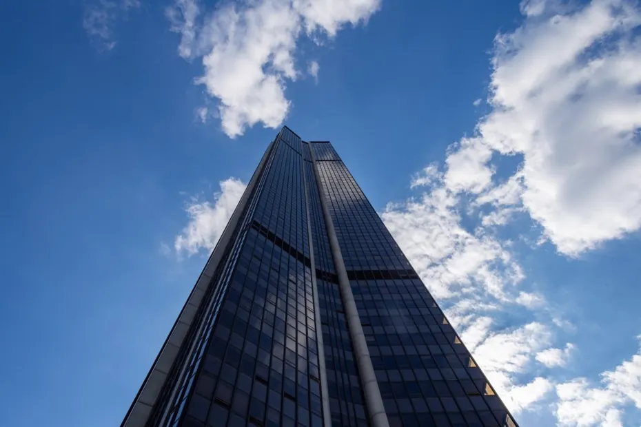 "Un champ de bataille ouvert" : l'ambitieux projet de r&eacute;novation de la tour Montparnasse jet&eacute; "aux oubliettes" par les copropri&eacute;taires