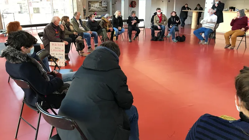 A l'intérieur de l'Espace des Arts, un cercle de discussion, samedi après-midi 20 mars