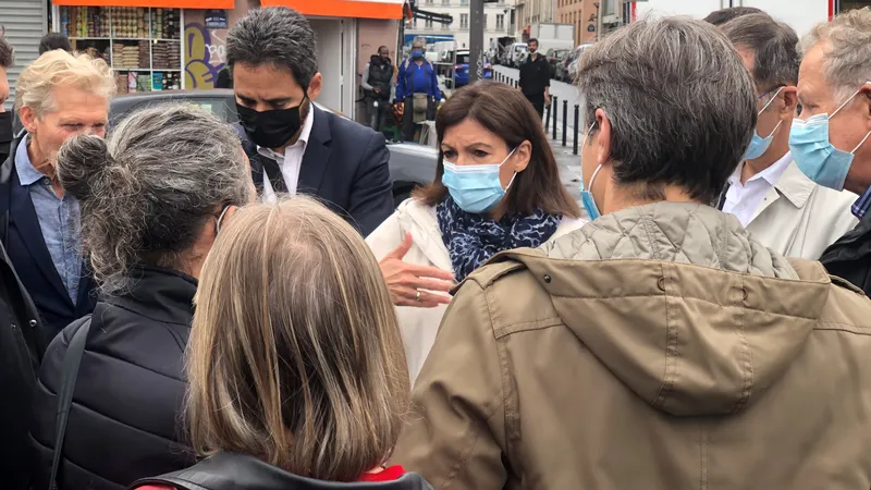 Ce matin, la maire de Paris s'est rendue au Jardin d'Eole après son évacuation.