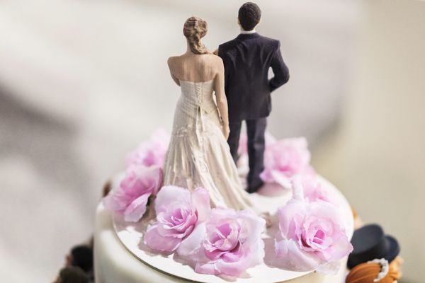 Un gâteau de mariage - image d'illustration