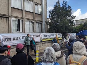 Les militants du DAL 44 lors d'une manifestation en avril 2024.