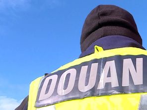 Pour lutter contre le blanchiment, en France, le dispositif douanier a été renforcé. Ici au péage de Saint-Avold en Moselle.