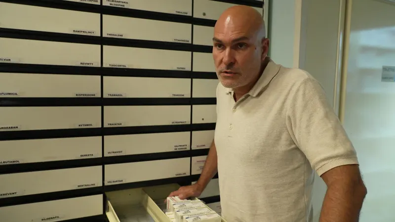 Florent Fabien, pharmacien à la Grande pharmacie de Paris à Lille