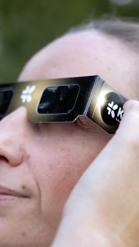 Éclipse solaire du 12 août : comment faire pour se protéger sérieusement les yeux ?