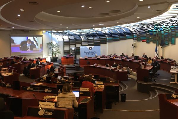 Les interventions en breton ou gallo des élus régionaux seront désormais traduites en simultané lors des sessions plénières