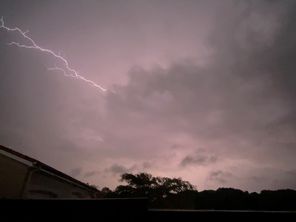 Ciel d'orage en été dans le Limousin - image d'illustration