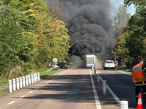 C'est un camion qui aurait pris feu, à hauteur d'Orival et de Grand-Couronne. 