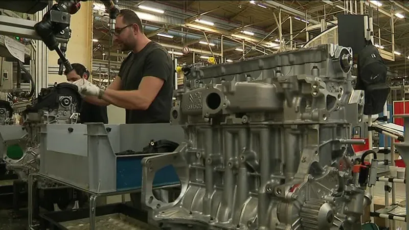 Selon la CGT plus de 3000 salariés travaillent sur les deux sites de PSA/Stellantis à Trémery et à Metz. Le syndicats souhaite obtenir des garanties pour l'avenir.