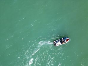 Le jet-ski d’un adolescent de 16 ans disparu au large de Roses a été retrouvé échoué, jeudi 11 juin, sur une plage de Pals en Catalogne, à plus de 30 kilomètres du lieu de sa disparition.
