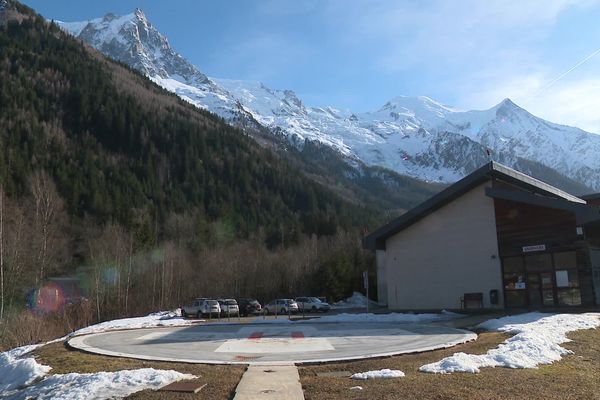 Les urgences saisonnières de Chamonix (Haute-Savoie) fonctionnent trois mois l'hiver et six semaines en été.