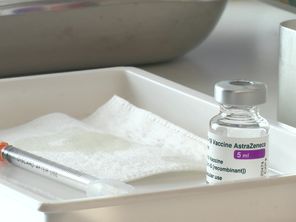 1 dose d'AstraZeneca permet de vacciner 10 personnes.