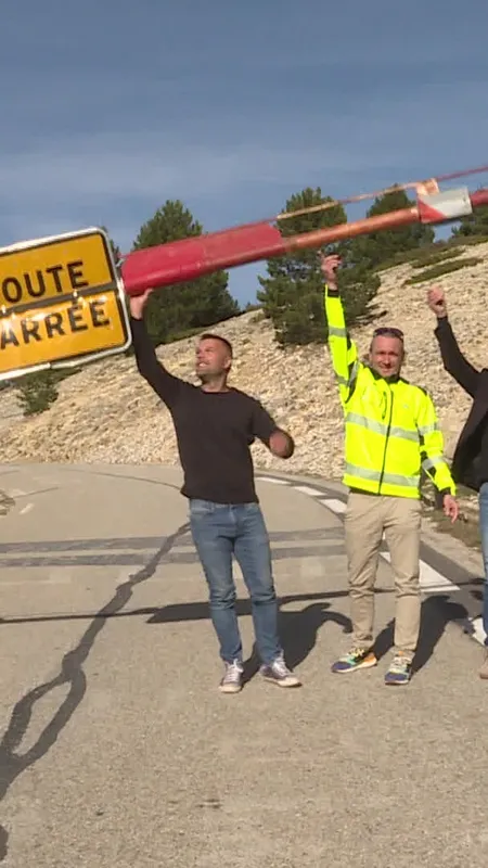 "C'est le coup de feu" : la route du Ventoux rouvre, motards, cyclistes et touristes déjà au rendez-vous pour lancer la saison