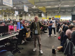 PP Garcia, journaliste et YouTubeur high-tech à la Gamers Assembly de Poitiers.
