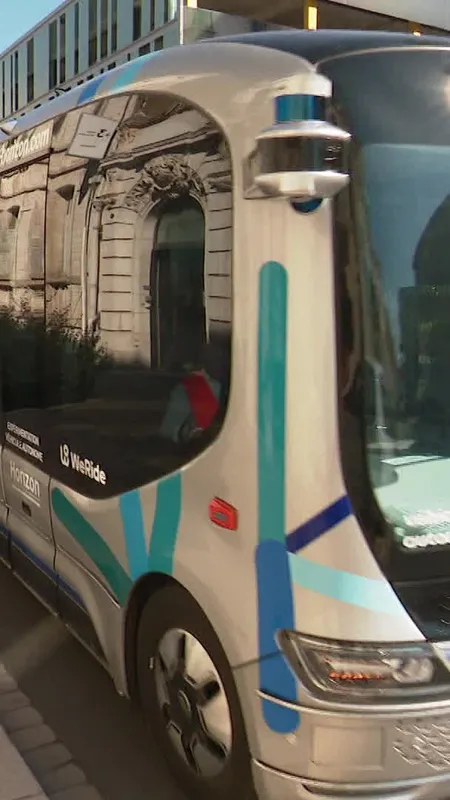 Des bus sans chauffeur ? Châteauroux teste les navettes autonomes, une première en Europe