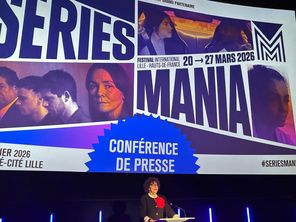 La directrice du festival Séries Mania présente le programme officiel de la nouvelle édition qui se tiendra du 20 au 27 mars 2026 à Lille, avec la diffusion en ouverture de "The Testaments", suite spirituelle de "La servante écarlate", en avant-première mondiale.