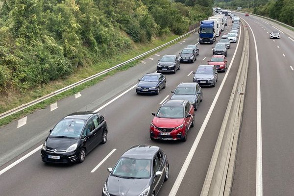Suite à un accident sur l'autoroute A10, la circulation est fortement perturbée sur 17 km au niveau de Poitiers.