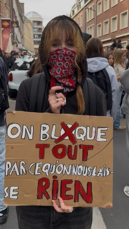Manifestation des lycéens à Amiens : "il faut changer tout le système de l'Éducation nationale, tout revoir"