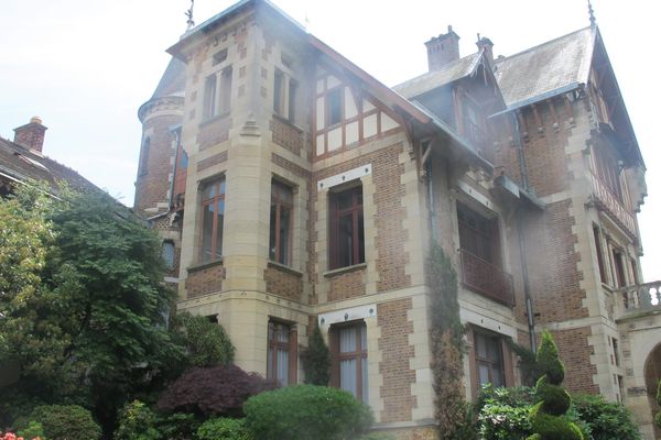 La mairie de Sarcelles, commune où s'est produite l'agression de cet adolescent ce samedi 22 février au soir. (Image d'illustration)