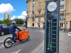 1035 vélos étaient passés ce lundi 13 avril 2026 près du compteur de la place de Bretagne à Rennes