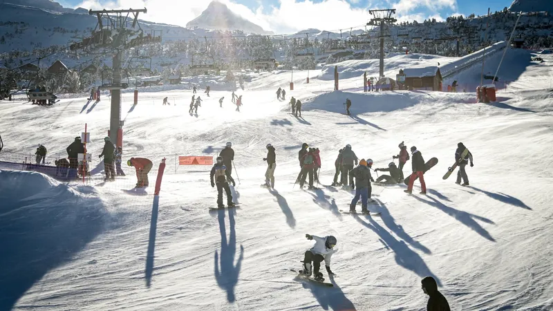 Skieurs, randonneurs en raquettes ou simples marcheurs, les touristes ont arpenté en nombre les pistes depuis le début de saison.