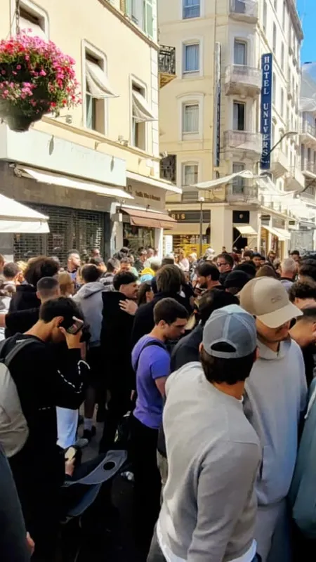 Festival de Cannes : une rue complètement bloquée à cause... de la sortie d'une nouvelle montre