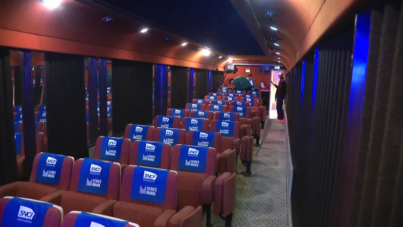 Le wagon cinéma de la SNCF, à la gare Lille Flandres, spécialement conçu pour le festival Séries Mania 2026.