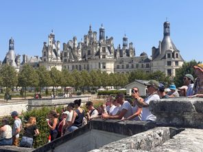 Les fans sont venus nombreux, et parfois de loin, à Chambord pour le concert d'Orelsan, désormais annulé
