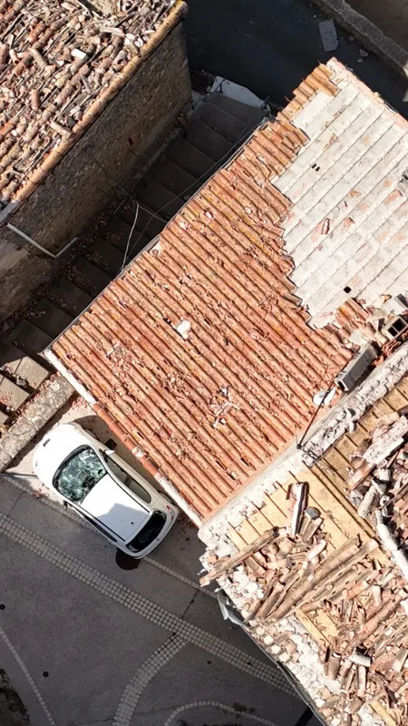 VIDÉO. Vu du ciel : le village de Pomas ravagé par la tornade, des dégâts colossaux