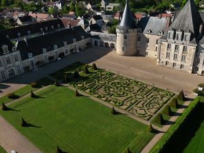 Pourquoi le château d'Azay-le-Ferron fascine avec ses secrets, ses scandales et ses mystérieux squelettes