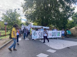 Les opposants à l'implantation d'une centrale photovoltaïque dans les Causses du Quercy, dans le département du Lot, se sont une nouvelle fois mobilisés dimanche 31 août 2025.