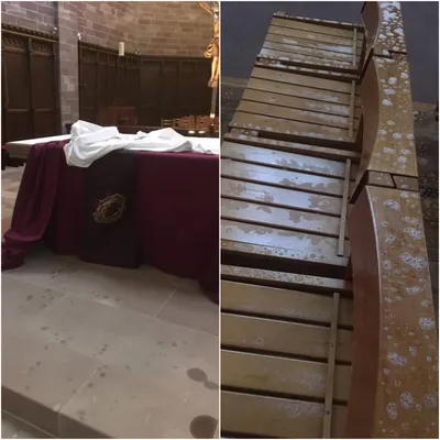 La cire chaude des bougies et le contenu des extincteurs ont été déversés sur le mobilier ecclésiastique. 